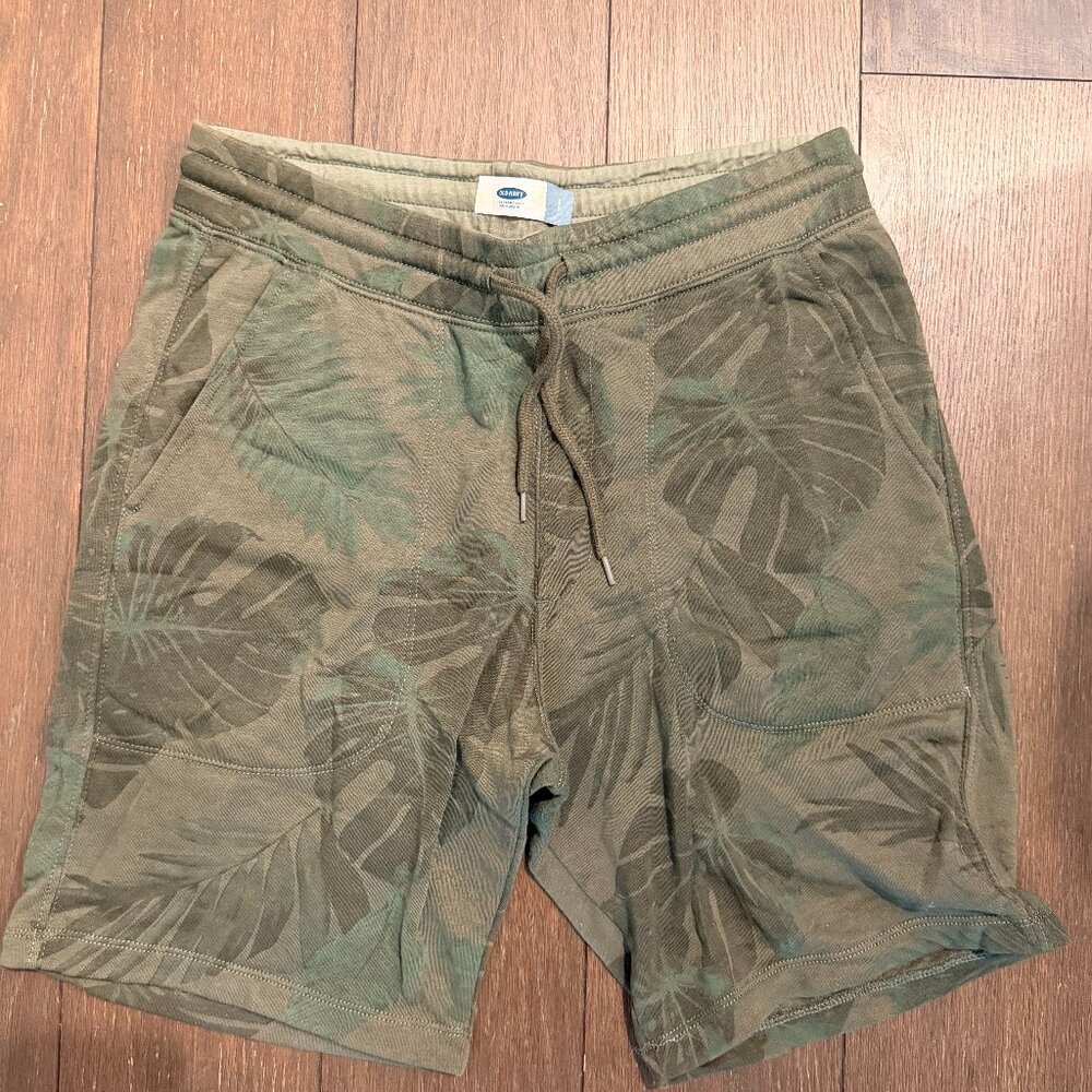 Men's Old Navy Sweat Short- Size Small- Jungle Green Print